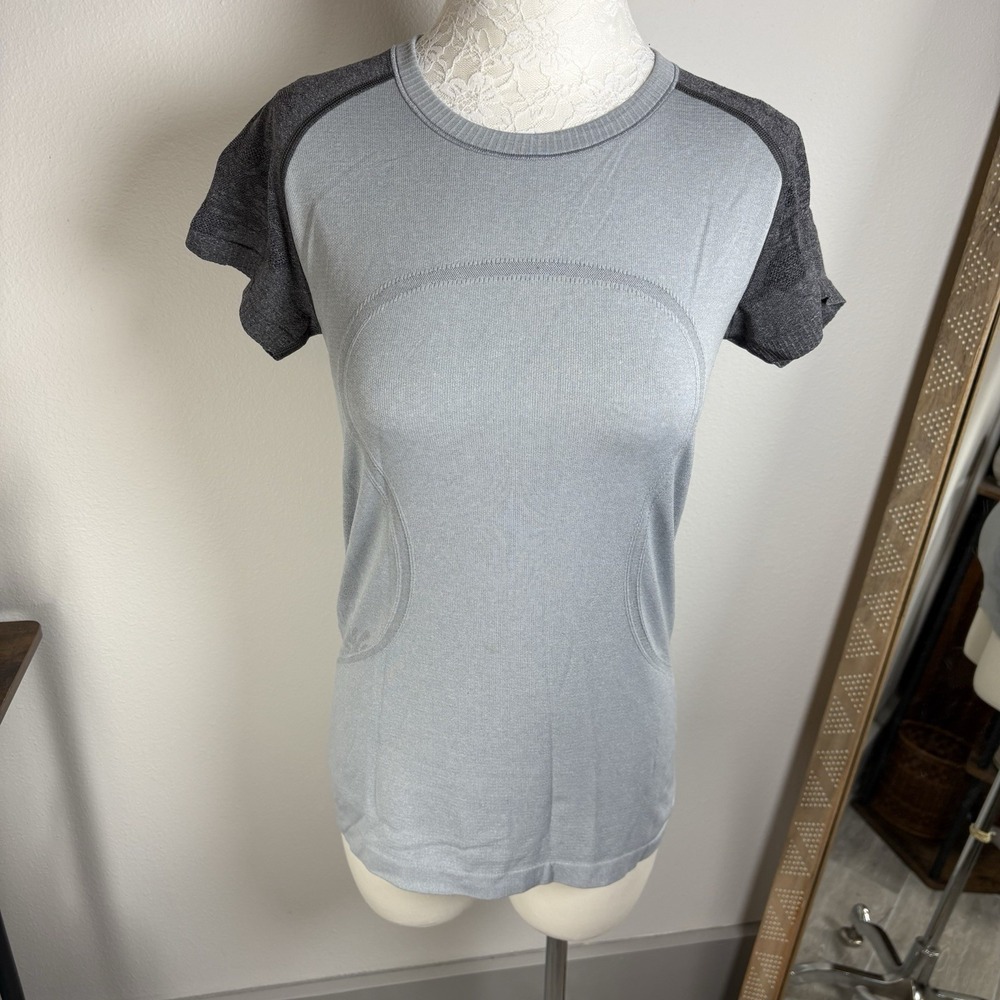 Lululemon Women 10 Gray Short Sleeve Tee Athletic Gorpcore Swiftly Tech Mesh